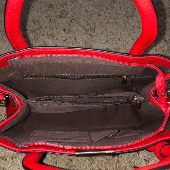 Red Leather satchel handbag with longstrap - Picture 4 of 7